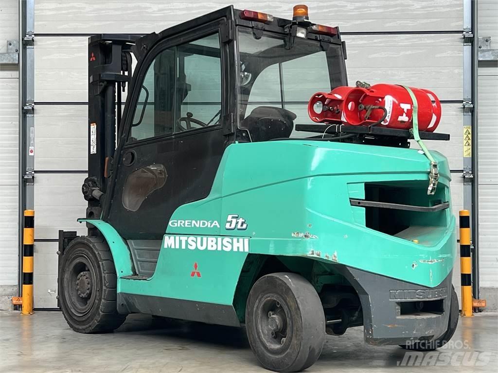 Mitsubishi FG 55 N شاحنات LPG