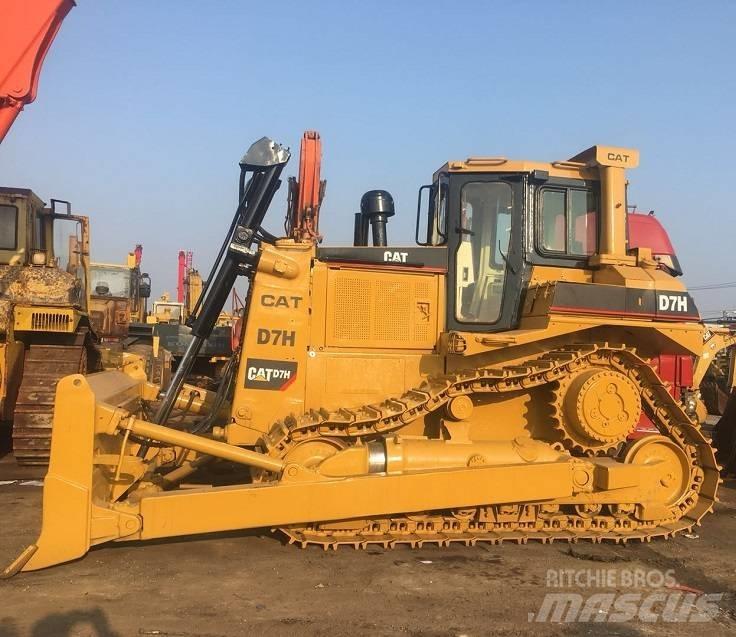 CAT d7h بلدوزرات مجنزرة