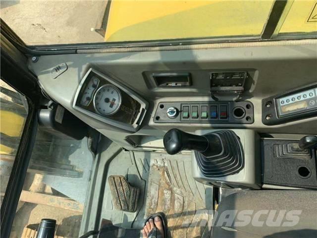 Hyundai R80-7 حفارات زحافة