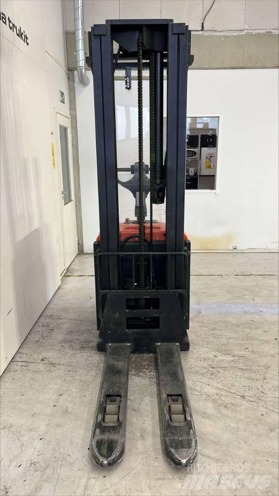 BT SPE 160 L شاحنات مناولة ذاتية الدفع