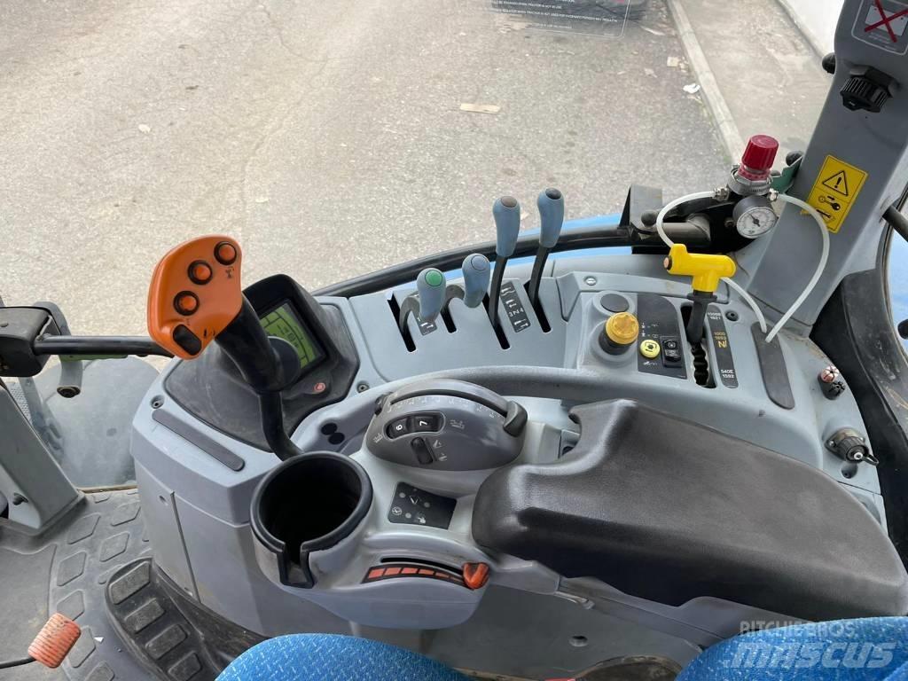 New Holland T 7.210 الجرارات
