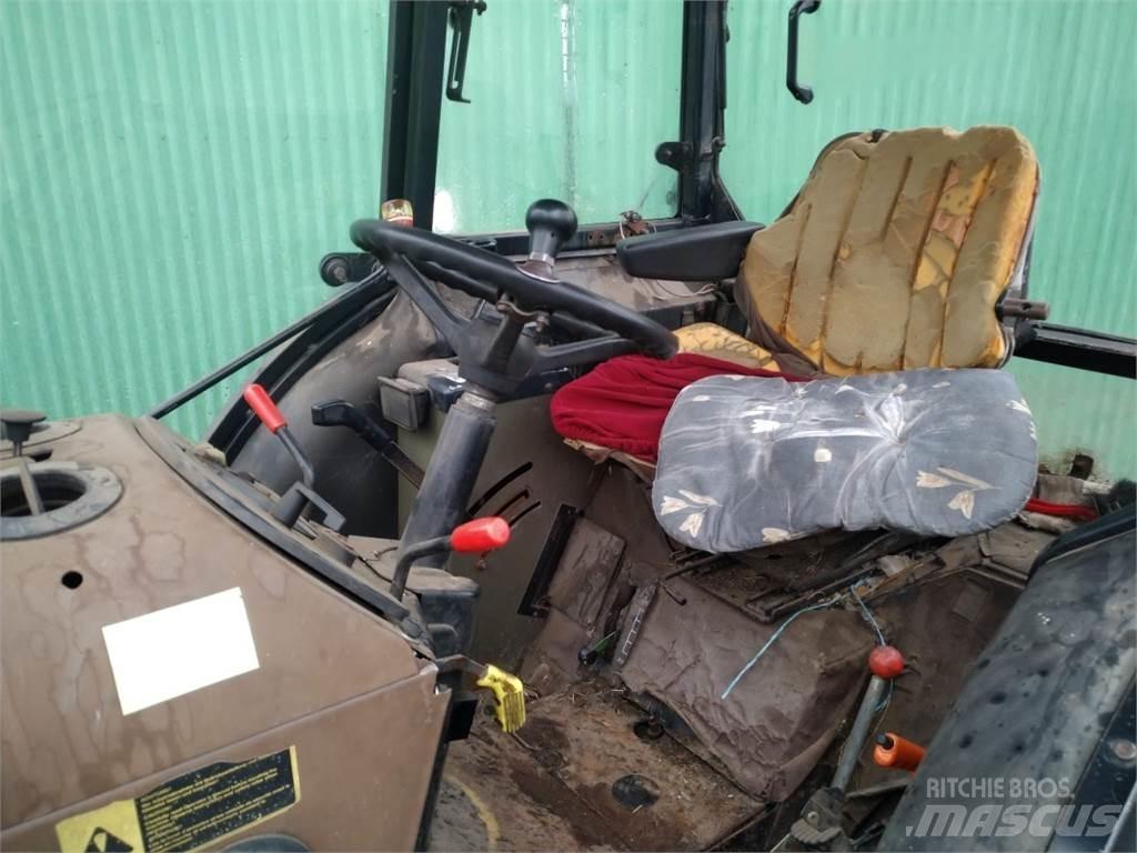 John Deere 1850 الجرارات