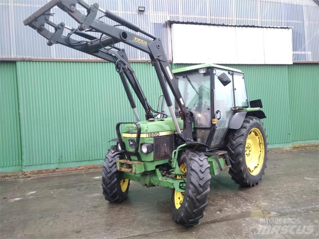 John Deere 1850 الجرارات