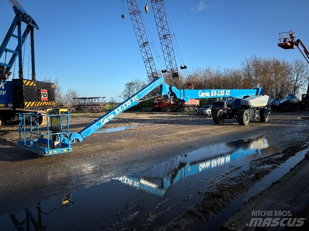 Genie SX 135 XC رافعات سلة تلسكوبية