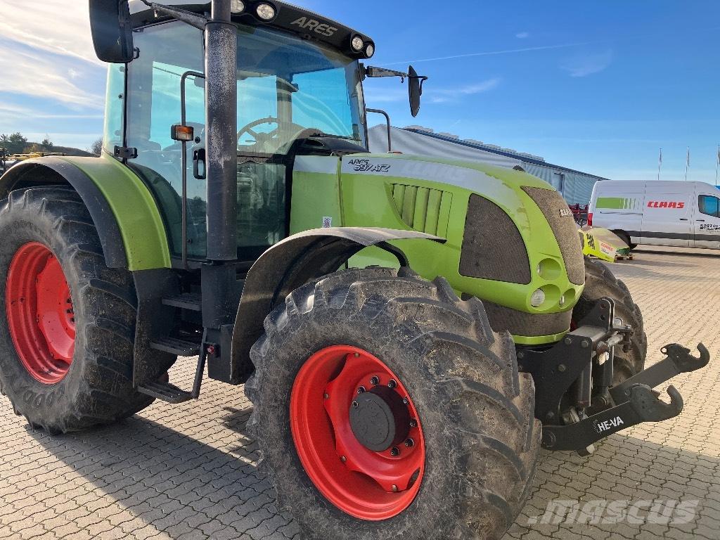 CLAAS Ares 697 ATZ الجرارات