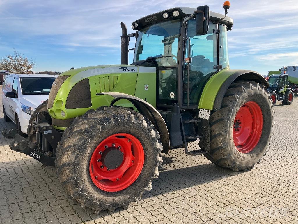 CLAAS Ares 697 ATZ الجرارات