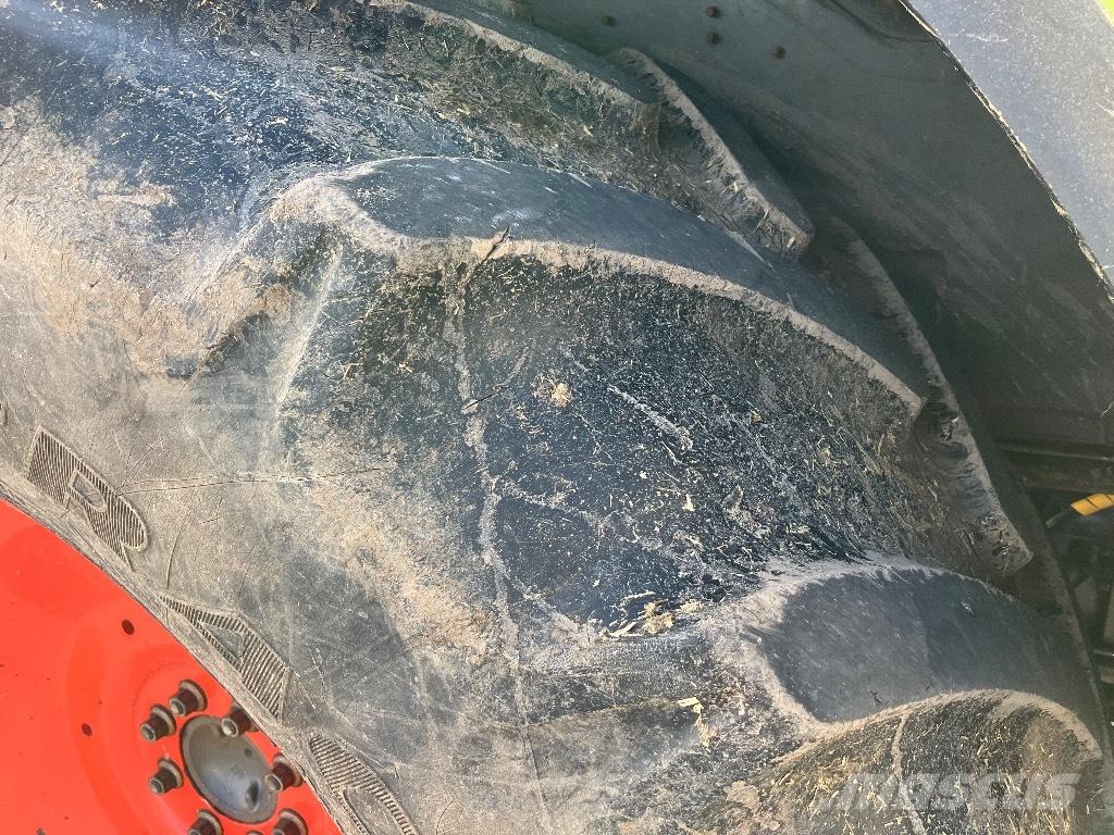 CLAAS Ares 697 ATZ الجرارات