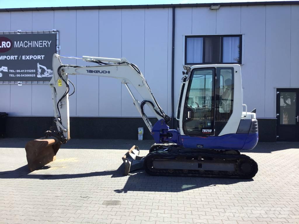 Takeuchi TB 250 حفارات صغيرة أقل من 7 طن (حفارات صغيرة)