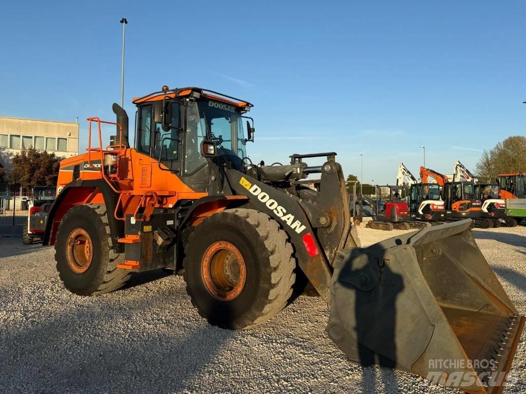 Doosan DL 300-5 لوادر بعجل