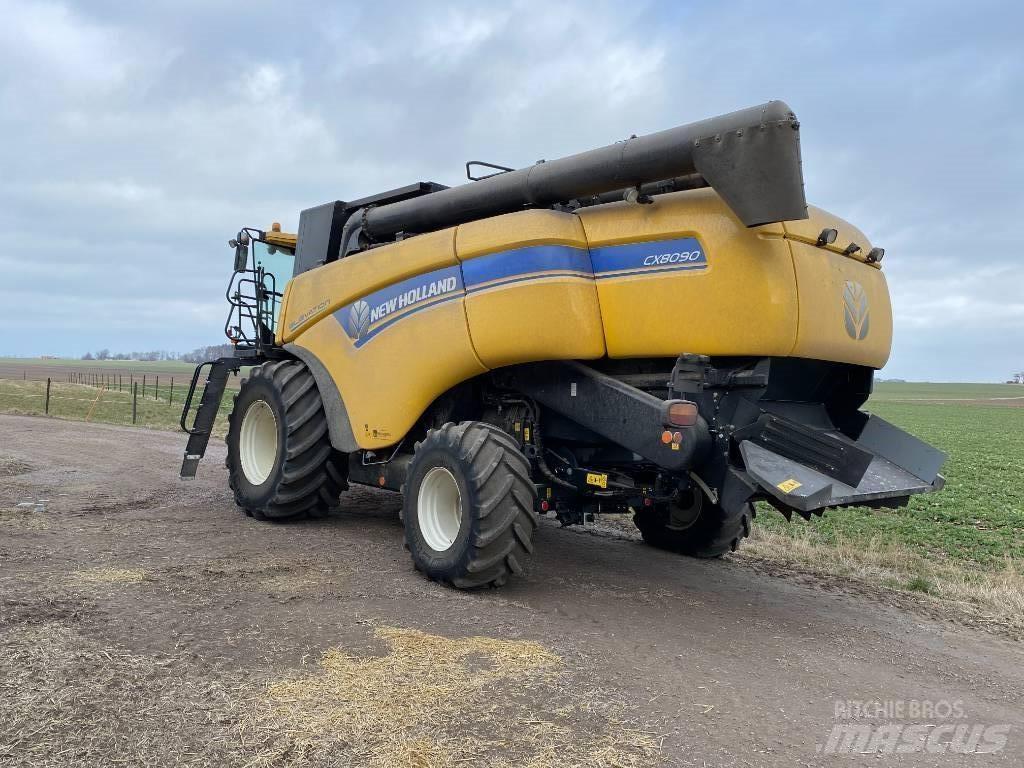New Holland CX 8090 حصادات