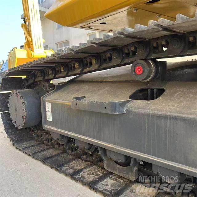 Komatsu PC 210-8 حفارات زحافة