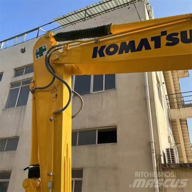 Komatsu PC 210-8 حفارات زحافة