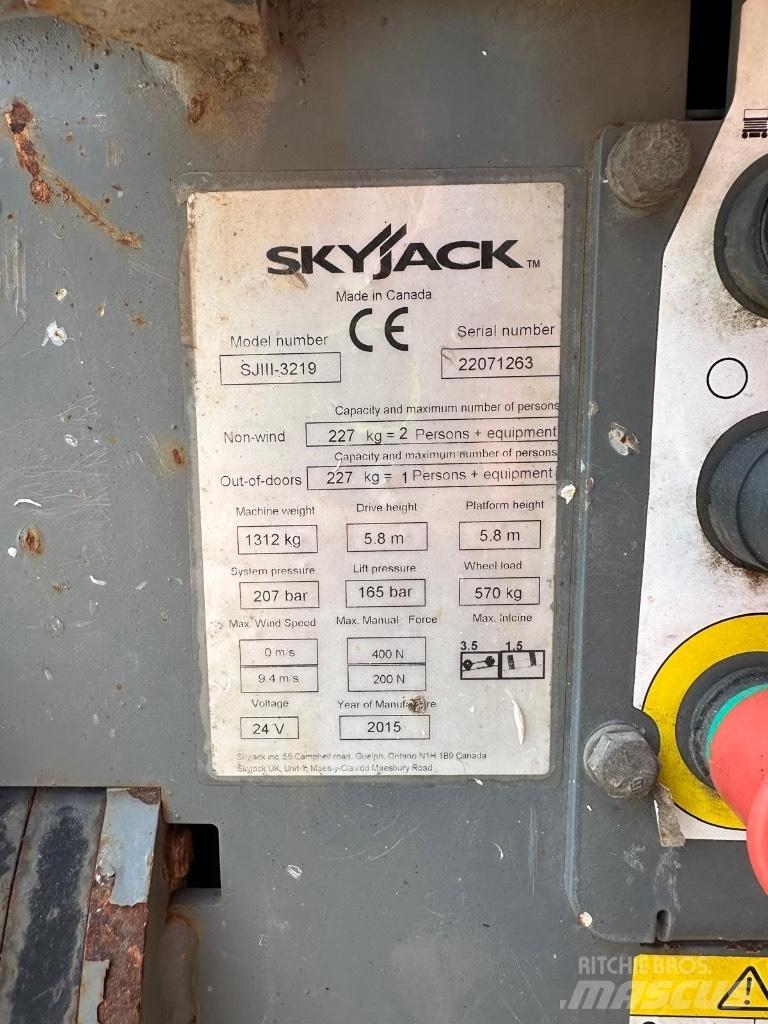 SkyJack SJ 3219 رافعات مقصية الشكل