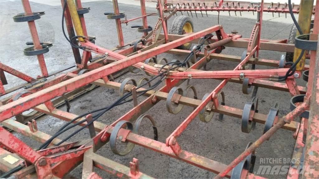 Väderstad NZ 600 مثاقيب مدمجة