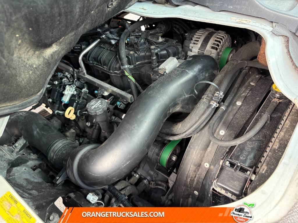 Isuzu NPR شاحنات مسطحة/مفصلية الجوانب