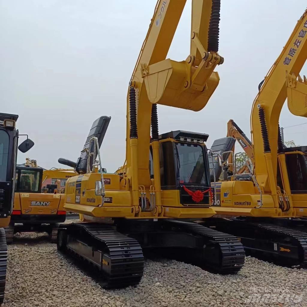 Komatsu PC 220 حفارات زحافة