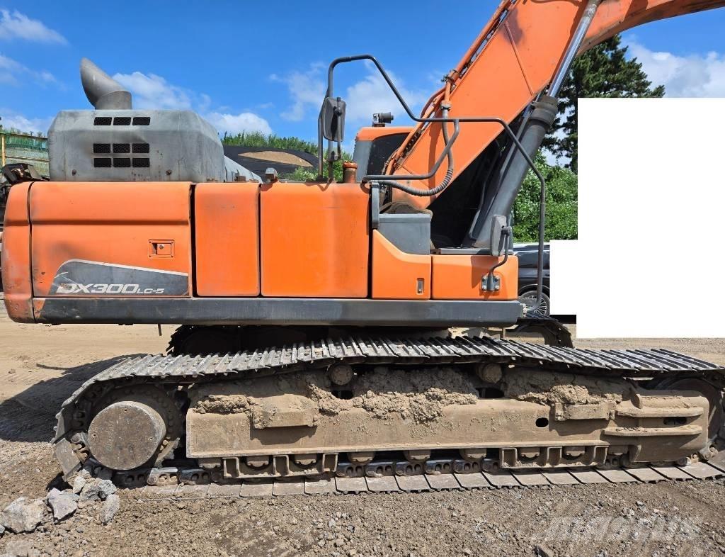 Doosan DX 300 LC-5 حفارات زحافة