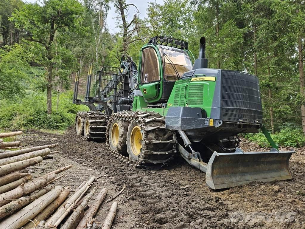 John Deere 1110 G شاحنات