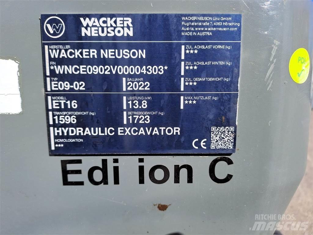 Wacker Neuson ET16 حفارات زحافة