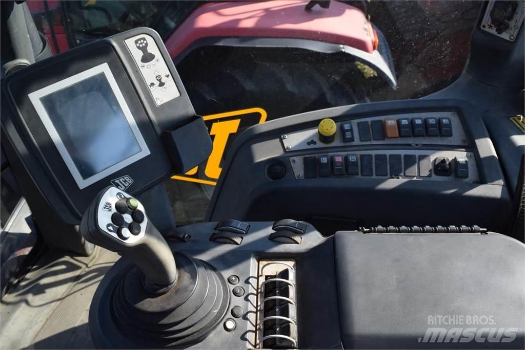 JCB Fastrac 8250 الجرارات