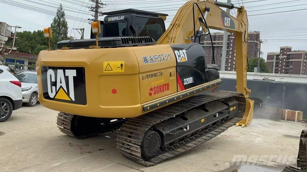 CAT 320 D L حفارات زحافة