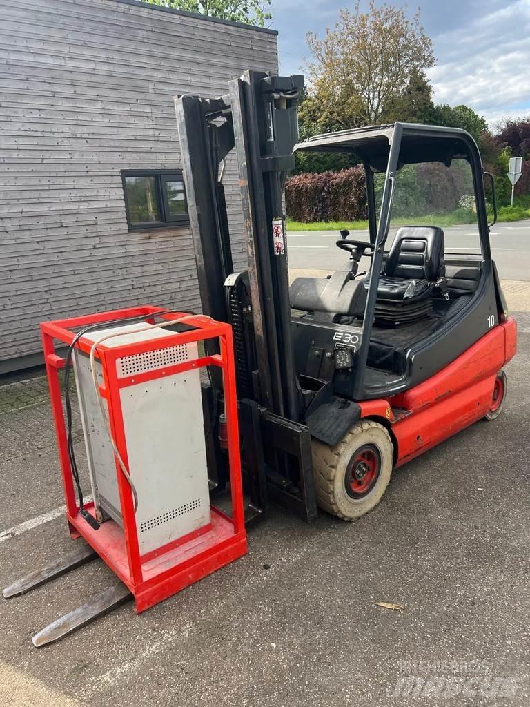 Linde E30-01 شاحنات ذات رافعات شوكية تعمل بالكهرباء