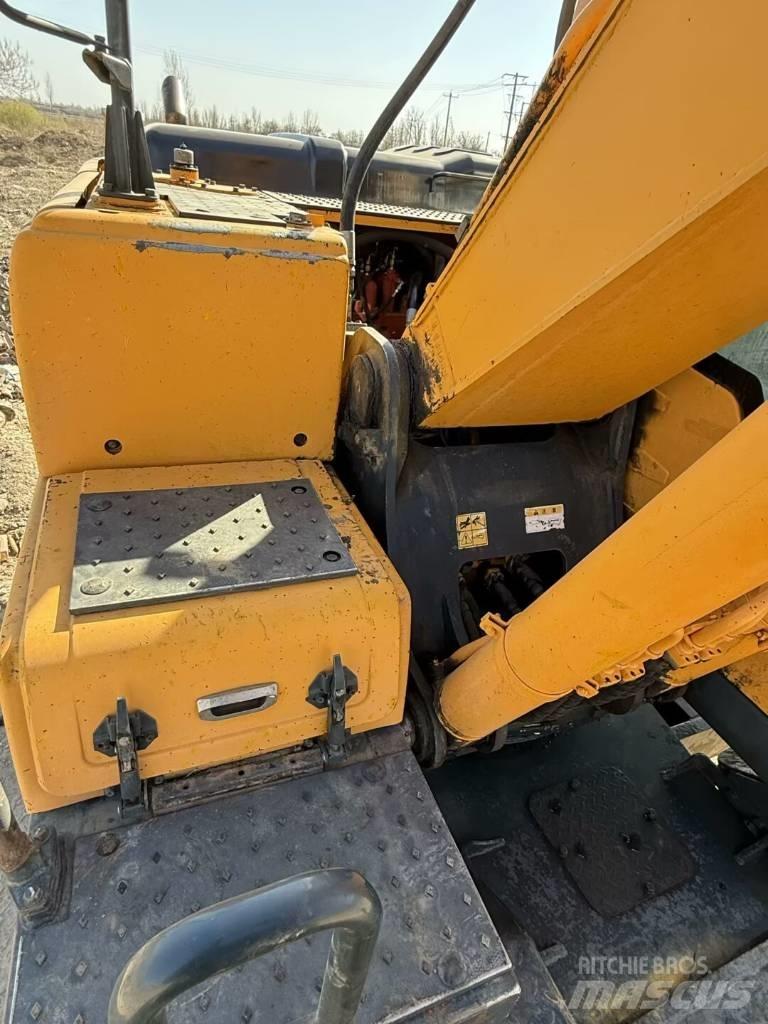 Hyundai R210W-9 حفارات بعجل