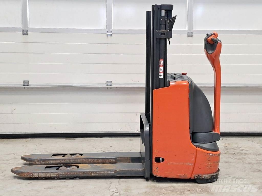 Linde L10 معدات التكديس الجوالة
