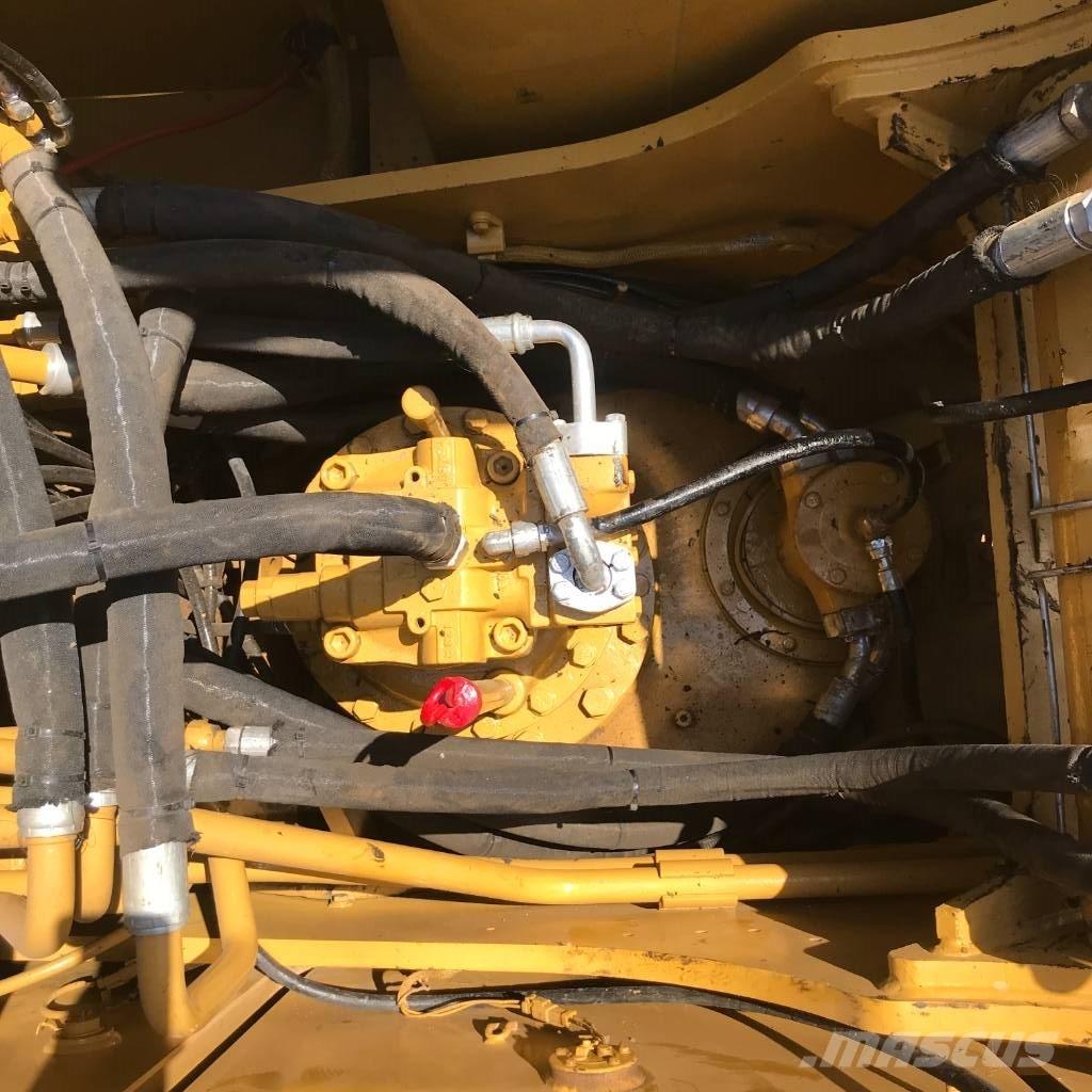 CAT 320 D الحفارات البرمائية