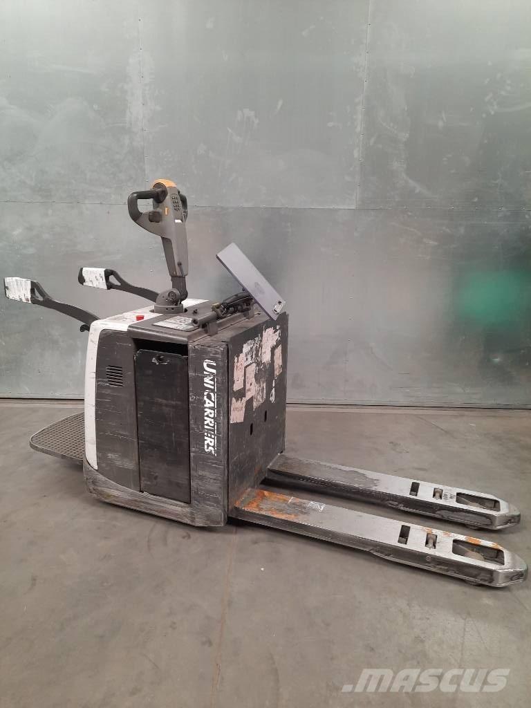UniCarriers 200PMR رافعة منخفضة المستوى ذات منصة
