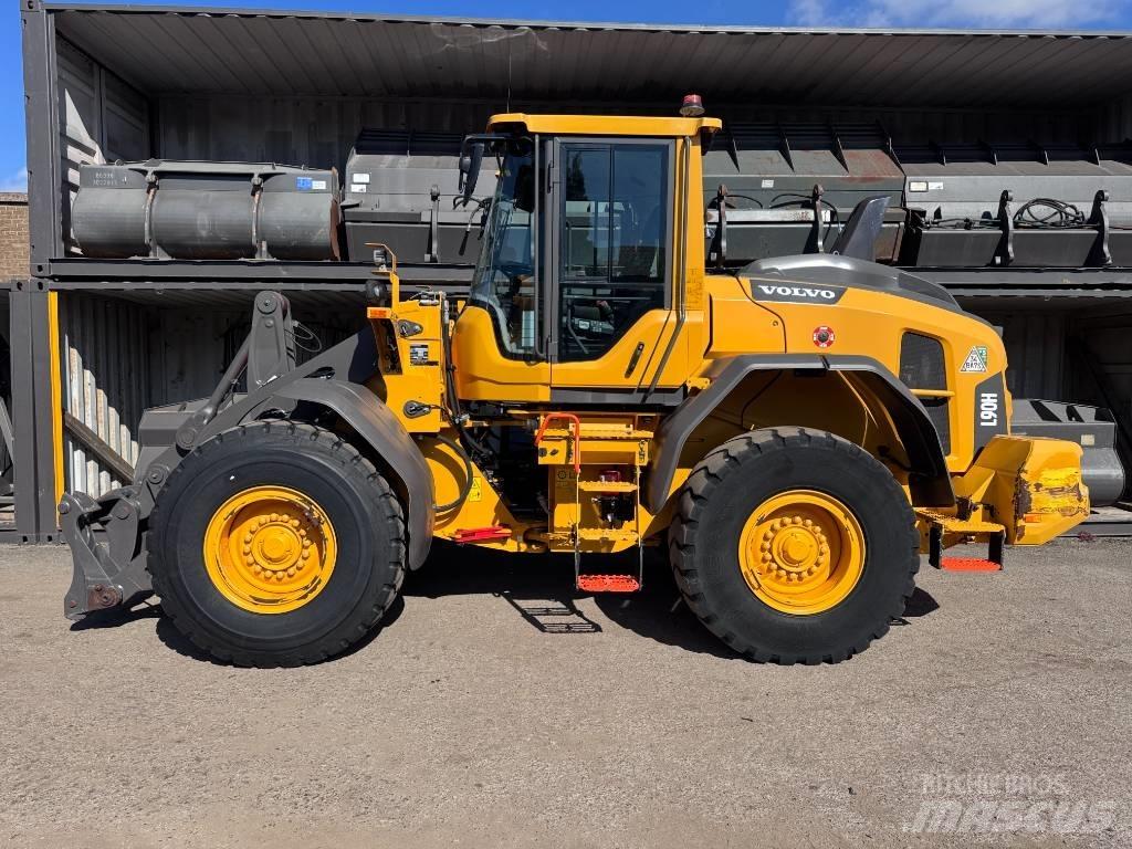 Volvo L 90 H لوادر بعجل