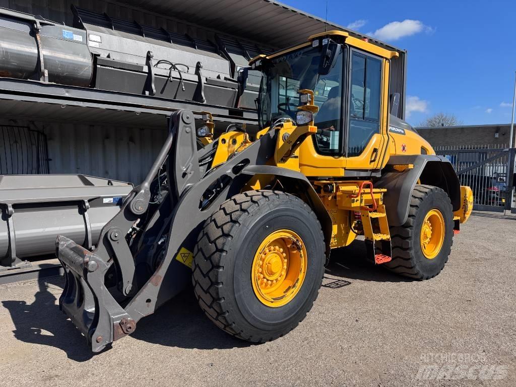 Volvo L 90 H لوادر بعجل