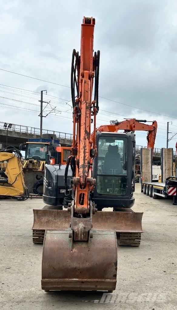 Hitachi Zaxis 85 USB حفارات وسط 7 طن - 12 طن