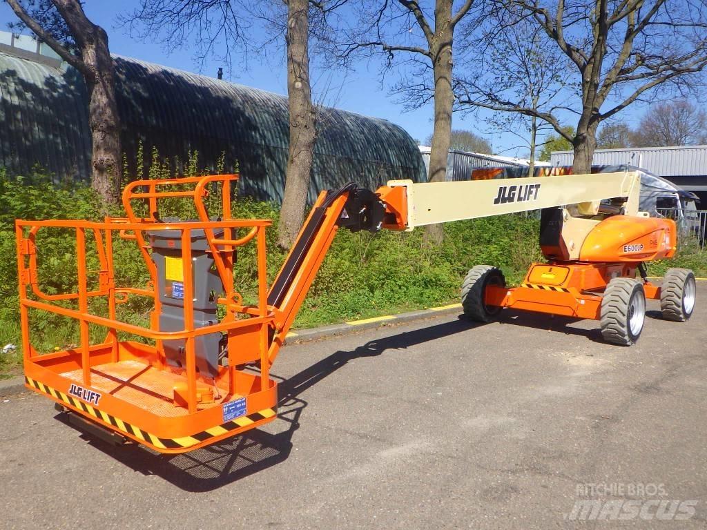 JLG E600JP رافعات سلة تلسكوبية