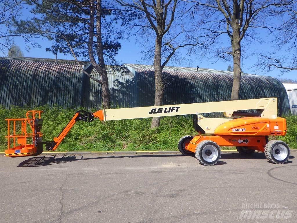 JLG E600JP رافعات سلة تلسكوبية