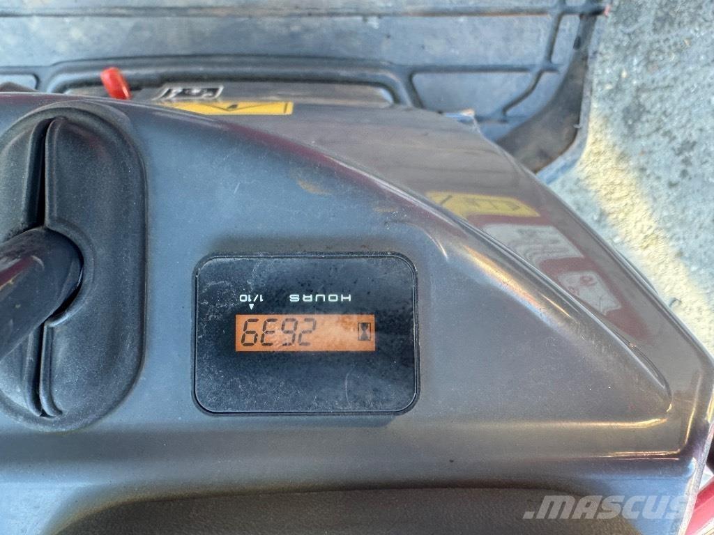 Yanmar SV08 (1E826) حفارات صغيرة أقل من 7 طن (حفارات صغيرة)