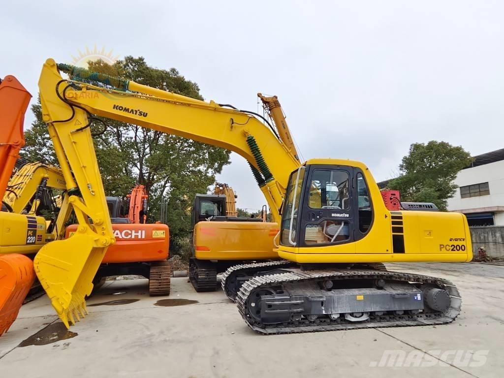 Komatsu PC 200-6 حفارات زحافة