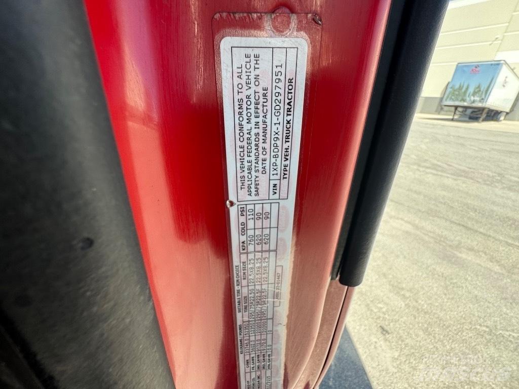 Peterbilt 579 وحدات الجر