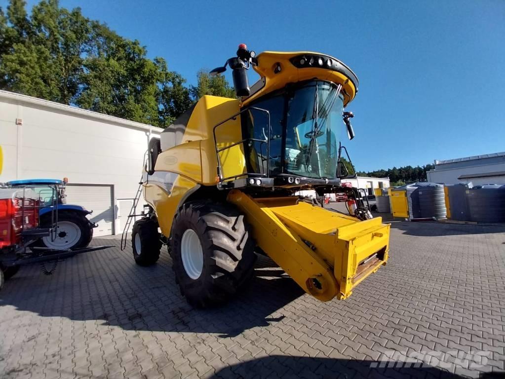 New Holland CX 8.90 حصادات