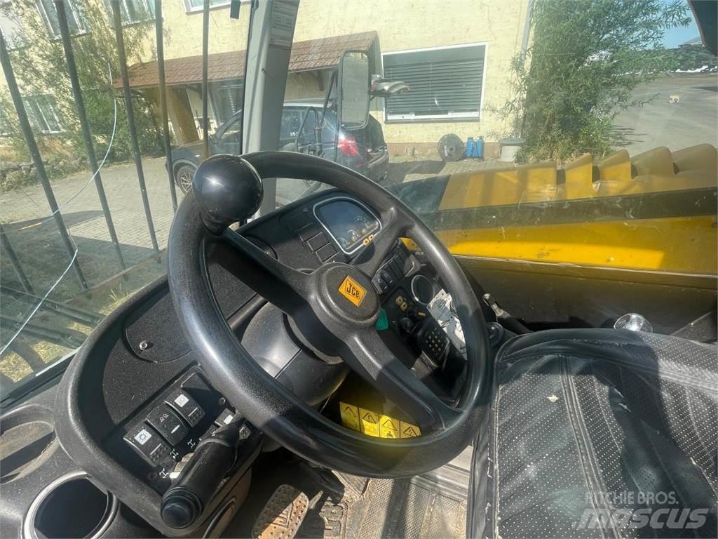 JCB 531-70 معدات مناولة لأغراض الزراعة