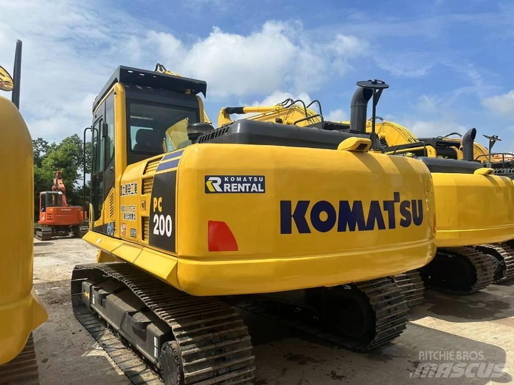 Komatsu PC 200 حفارات زحافة