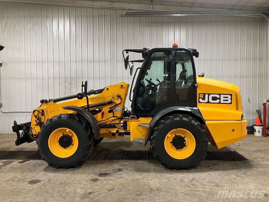 JCB TM 320 لوادر بعجل