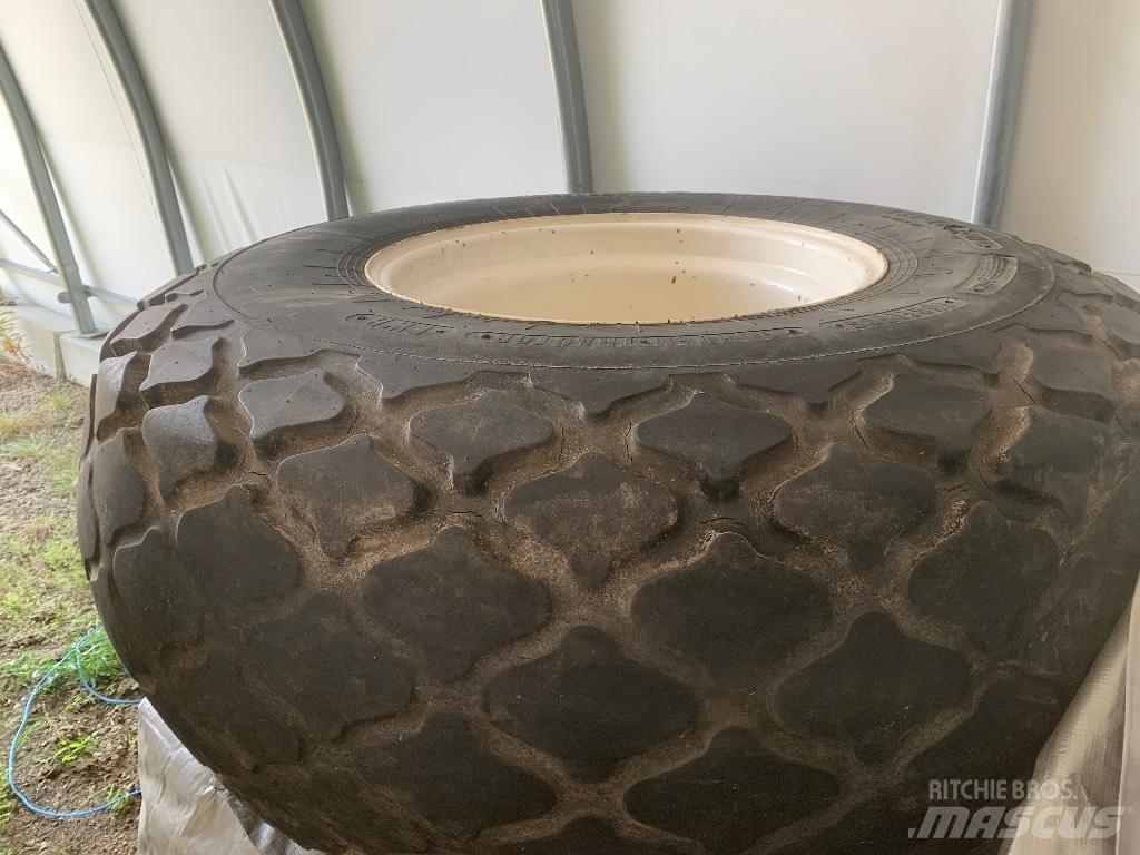 Trelleborg 23.1 26 الإطارات والعجلات والحافات