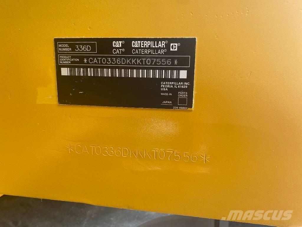 CAT 336 D حفارات زحافة