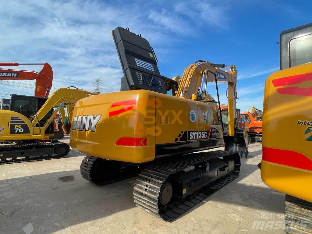 Sany SY 135 C حفارات زحافة