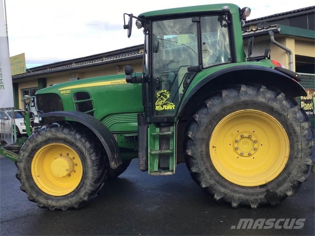 John Deere 6830 الجرارات