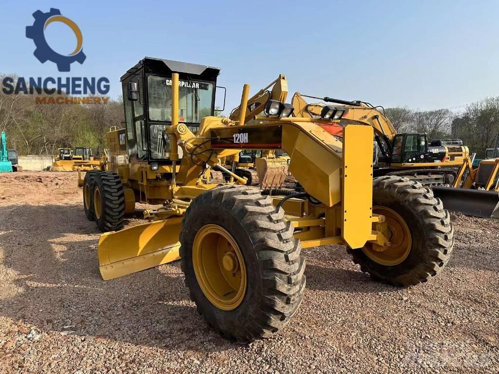 CAT 120 H معدات تمهيد الطرق