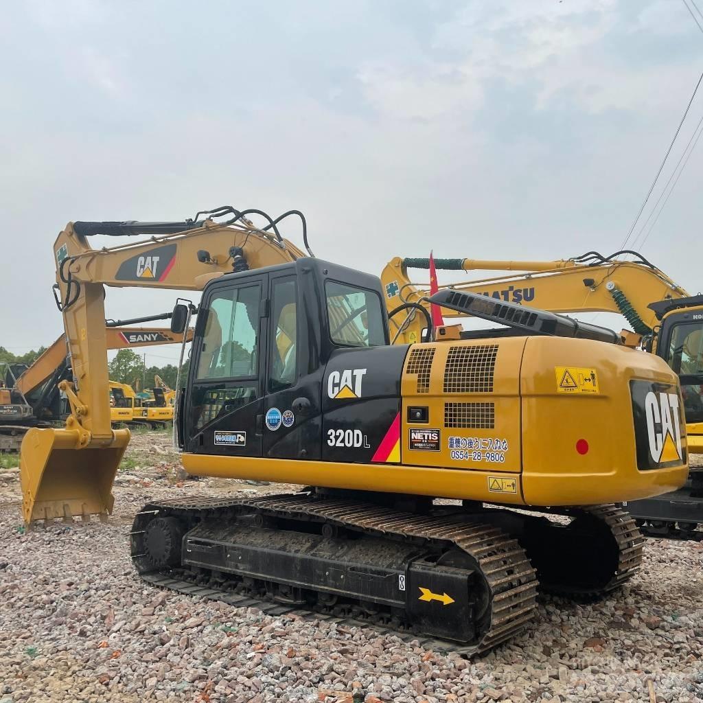 CAT 320 D L حفارات زحافة