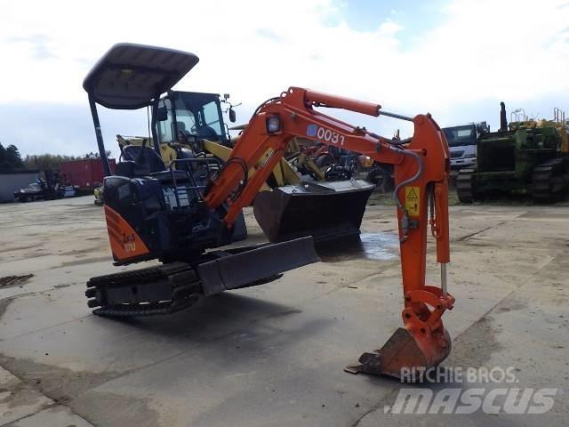 Hitachi ZX 17 U-2 حفارات صغيرة أقل من 7 طن (حفارات صغيرة)