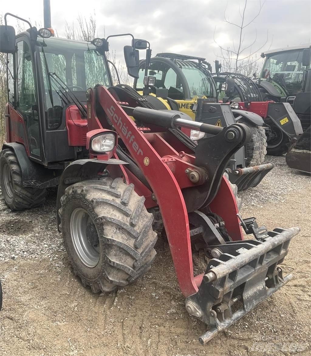 Schäffer 4670 Z لوادر صغيرة